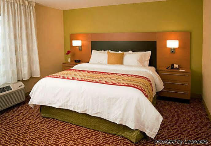 Towneplace Suites Fort Wayne North Exteriör bild